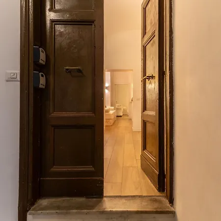 Next To Vatican Museum Luxury Flat דירה *