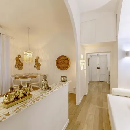 Next To Vatican Museum Luxury Flat