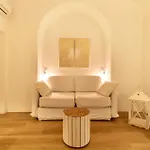 Next To Vatican Museum Luxury Flat